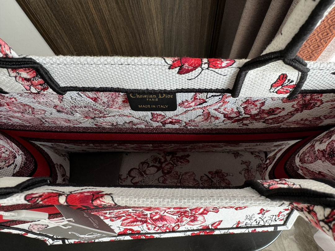 large D*or book tote white and red le cŒur des papillons embroidery 16.5 x 14 x 7.5 inches