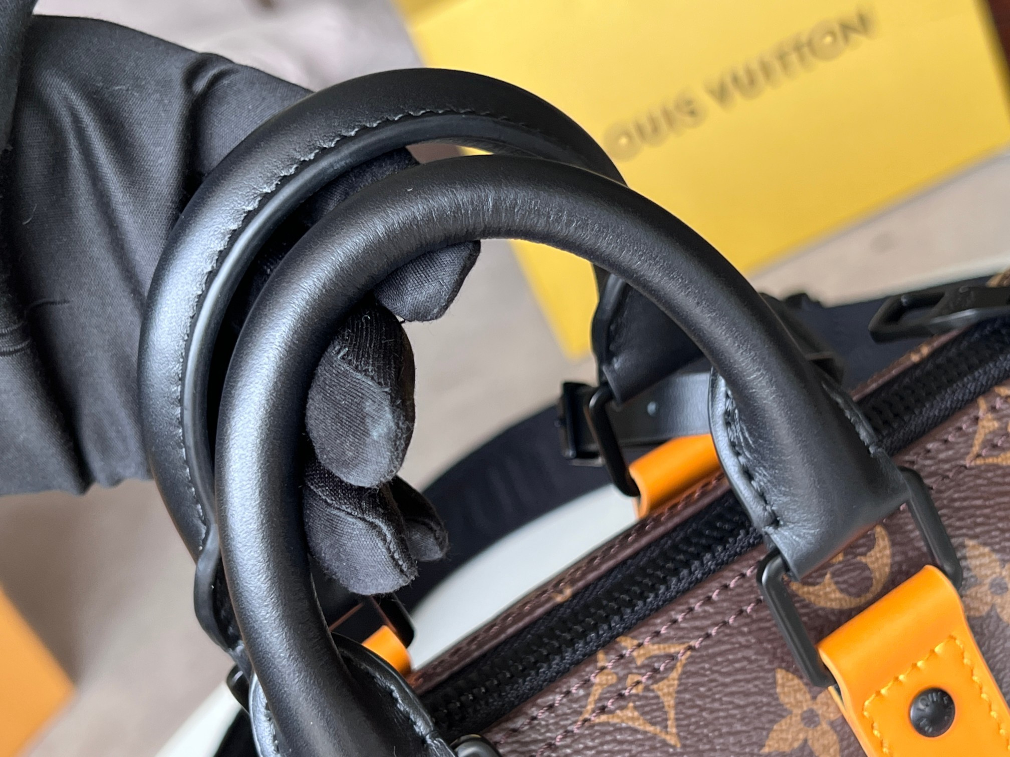 L0*is V*t0n Keepall Bandoulière 25 M46687 9.8 x 5.9 x 4.3 inches