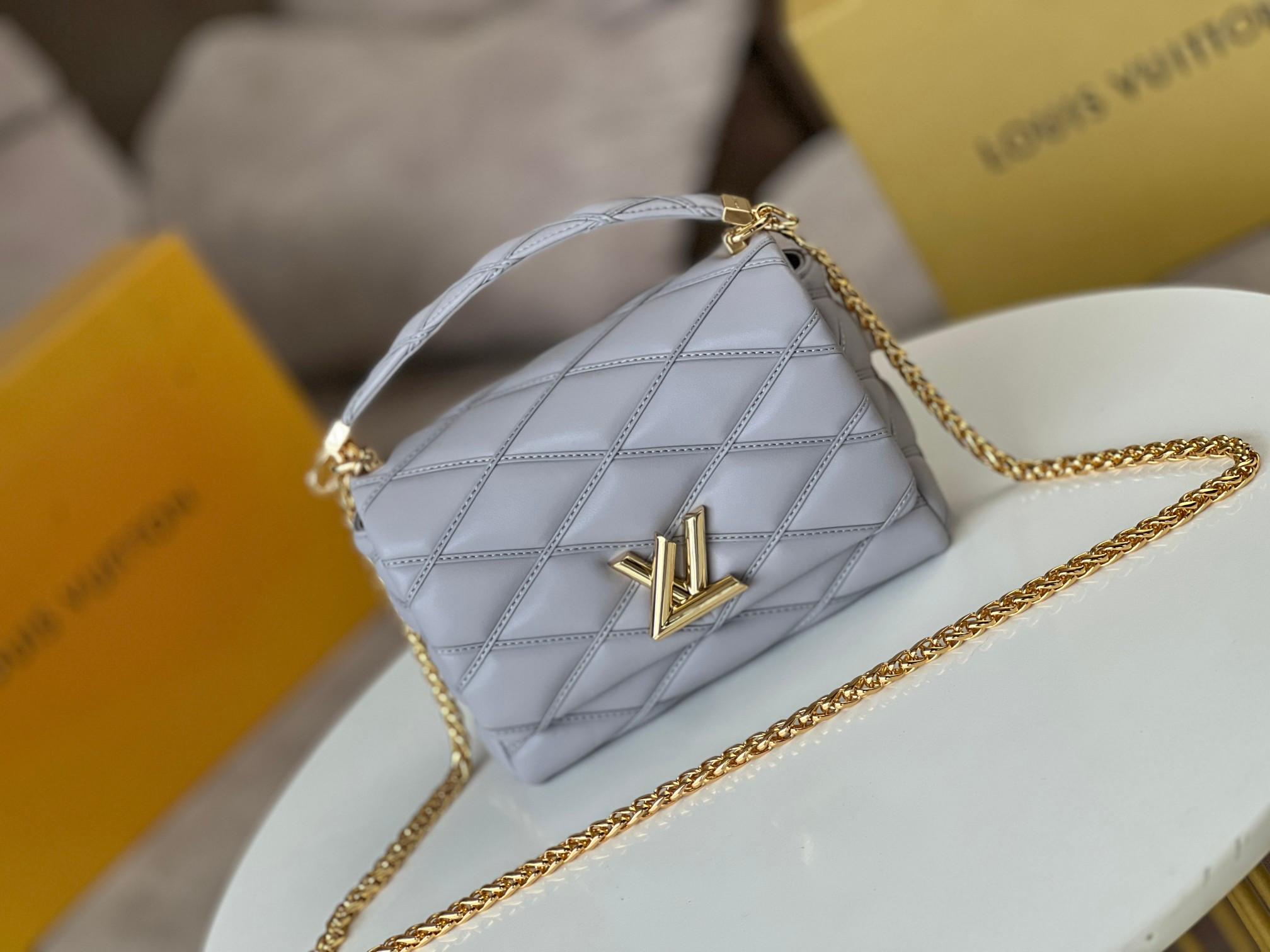 L0*is V*t0n M22895 GO-14 MM Gray 9.1 x 6.3 x 3.9 inches