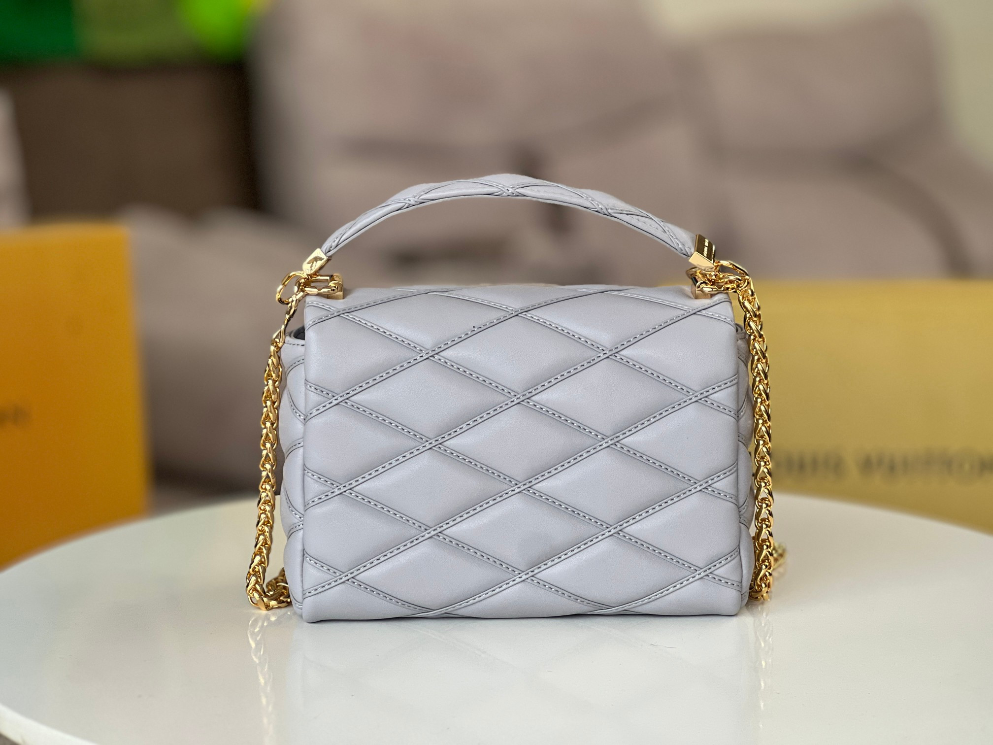 L0*is V*t0n M22895 GO-14 MM Gray 9.1 x 6.3 x 3.9 inches