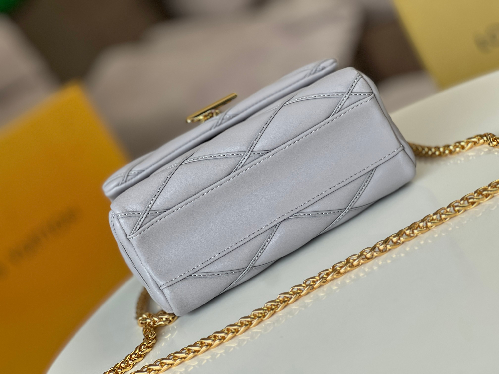 L0*is V*t0n M22895 GO-14 MM Gray 9.1 x 6.3 x 3.9 inches