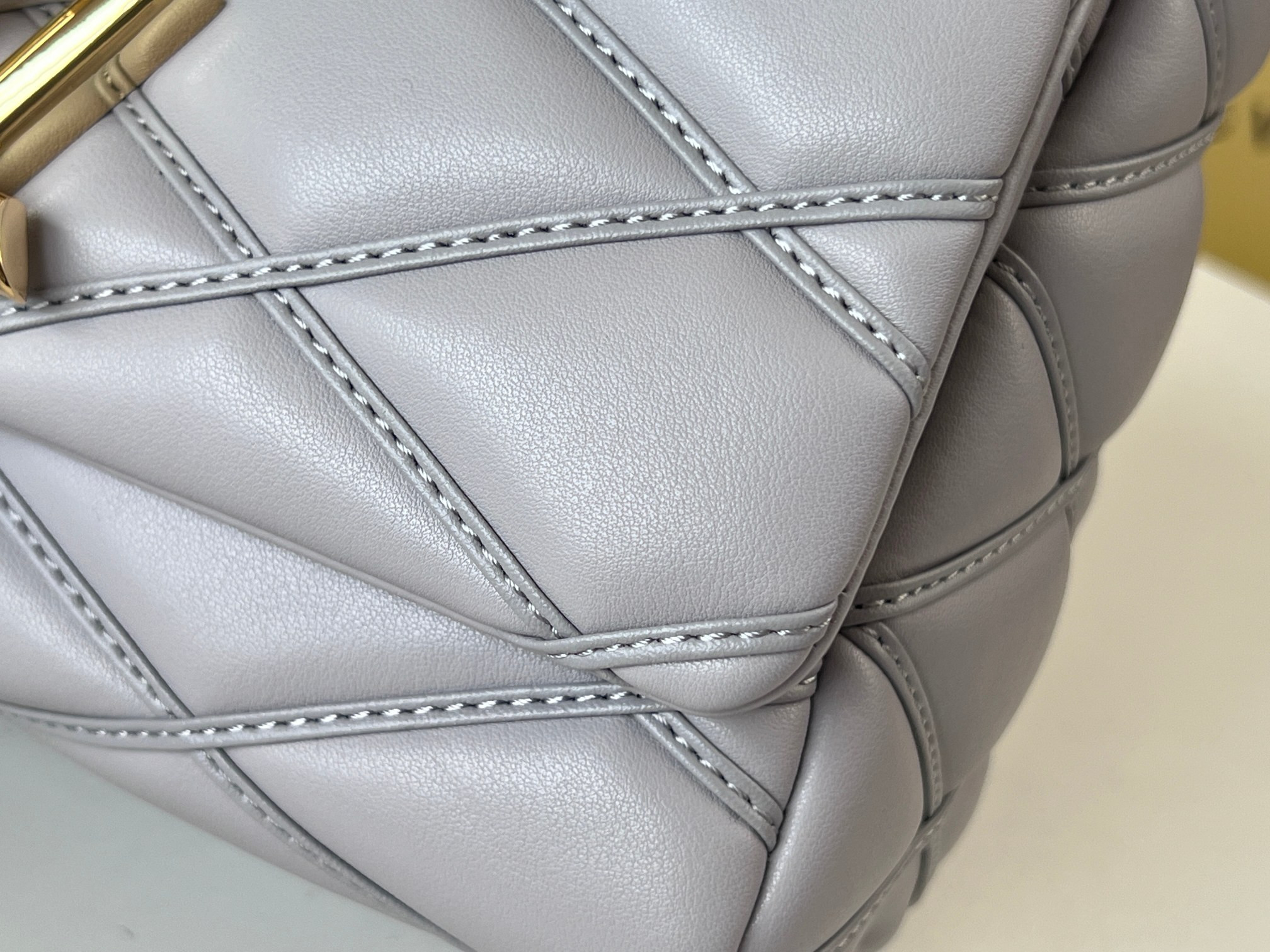 L0*is V*t0n M22895 GO-14 MM Gray 9.1 x 6.3 x 3.9 inches