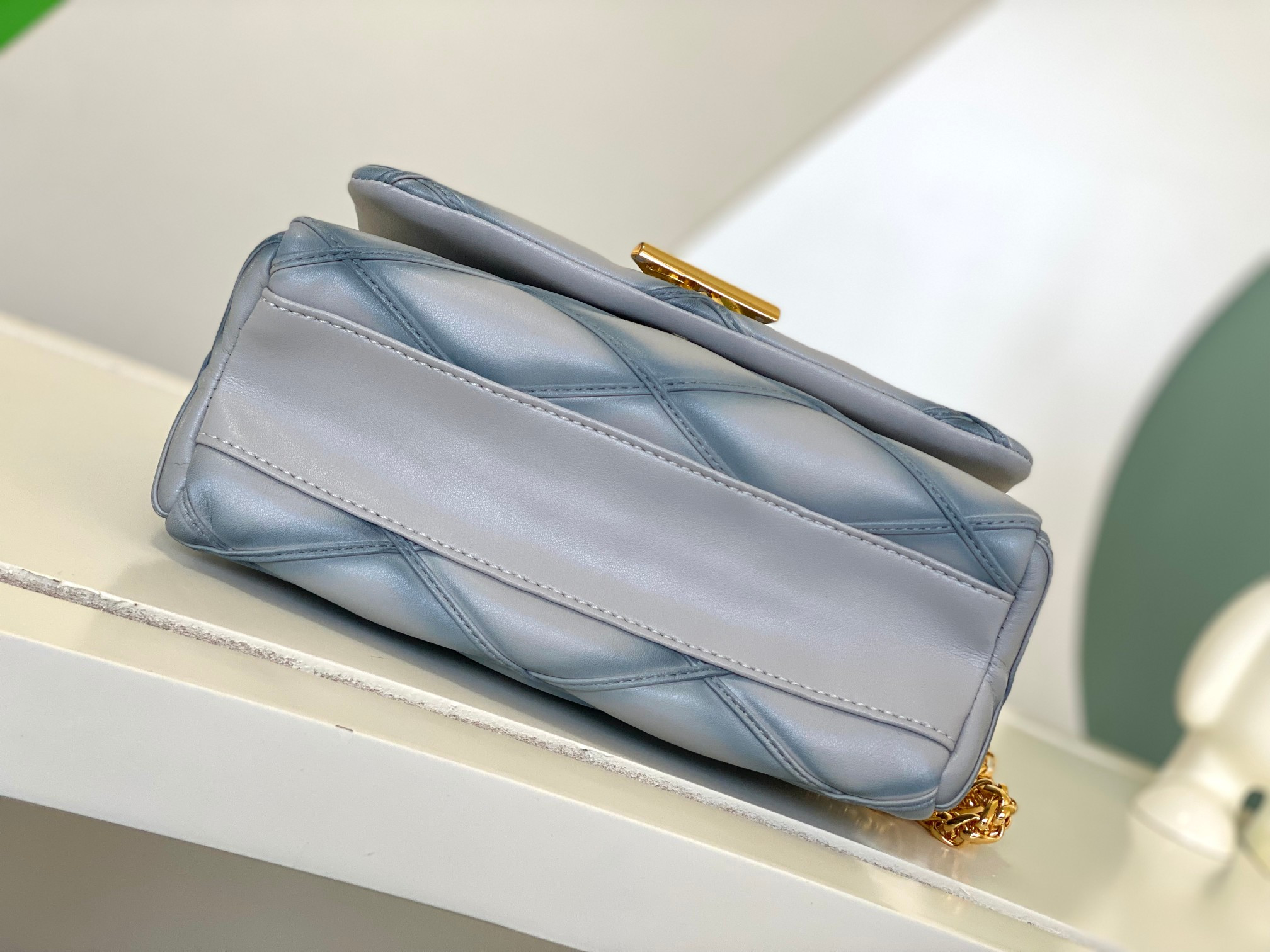 L0*is V*t0n M24186 GO-14 MM 9.1 x 6.3 x 3.9 inches