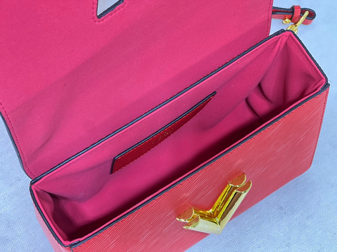 L0*is V*t0n Twist MM Red 9.1 x 6.7 x 3.7 inches