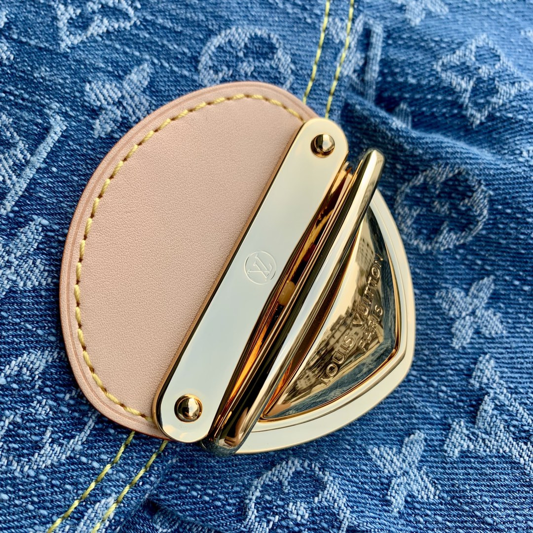 L0*is V*t0n M46829 Sunset 10.6 x 7.1 x 1.2 inches