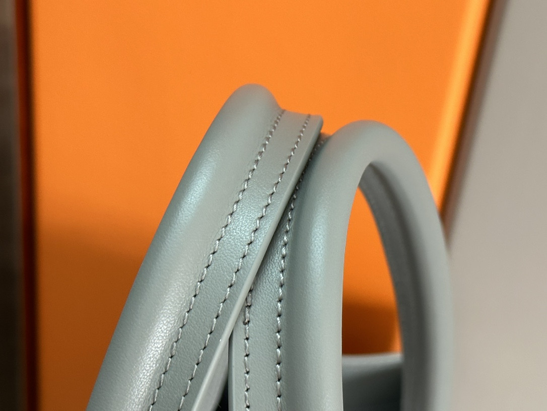 D*0r Safari Tote Bag Gray In Grained Calfskin 15.5 x 14 x 4.5 inches