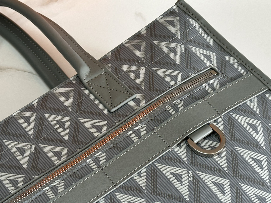 D*0r Safari Tote Bag Gray In Grained Calfskin 15.5 x 14 x 4.5 inches