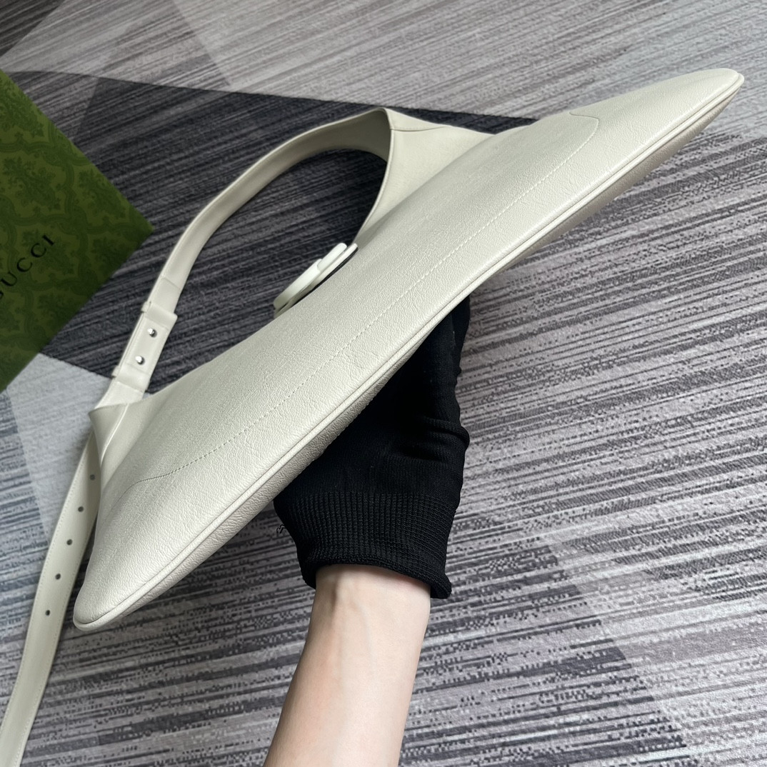 G*u*i APHRODITE LARGE SHOULDER BAG WHITE 18"W x 11.8"H x 0.8"D