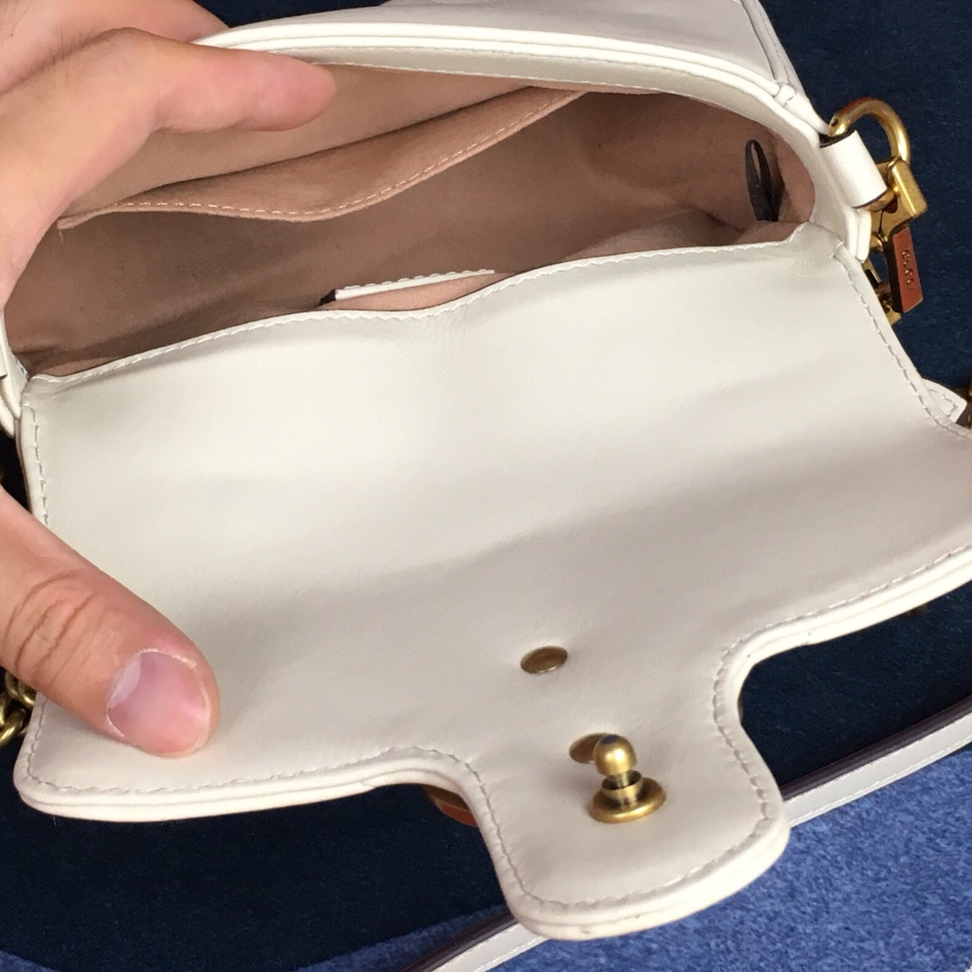 G*u*i GG MARMONT MATELASSÉ MINI BAG WHITE  8.5"W x 5"H x 2.5"D