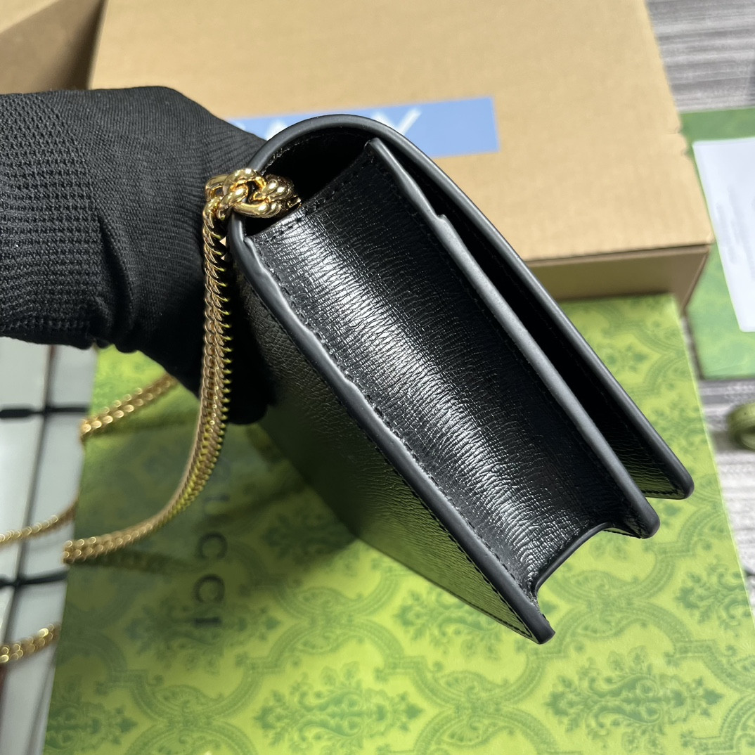 CHAIN WALLET WITH G*u*i SCRIPT BLACK 7.8"W x 5"H x 1.6"D