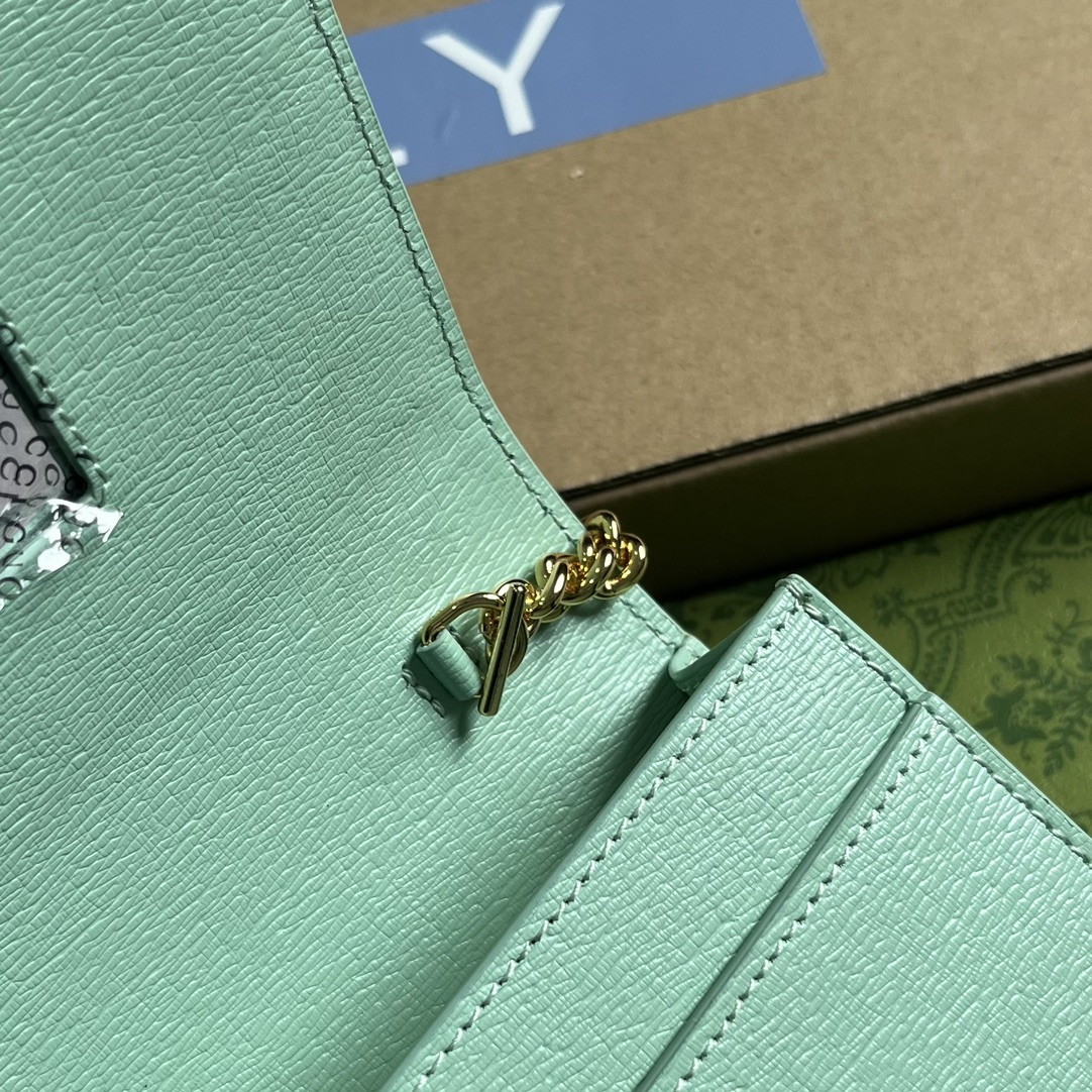 CHAIN WALLET WITH G*u*i SCRIPT GREEN 7.8"W x 5"H x 1.6"D