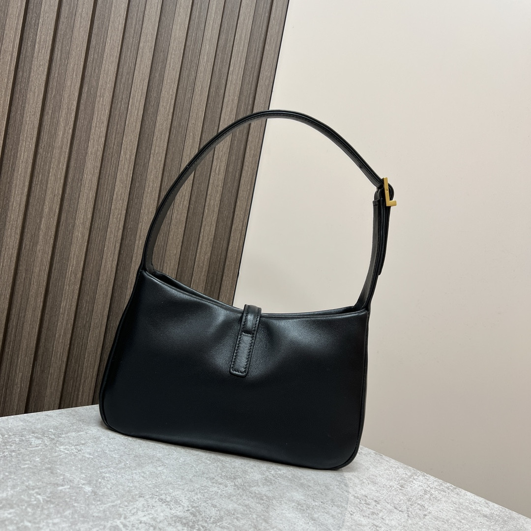 Y*L LE 5 À 7 IN SMOOTH LAMBSKIN black 9 X 6.3 X 2.5 INCHES