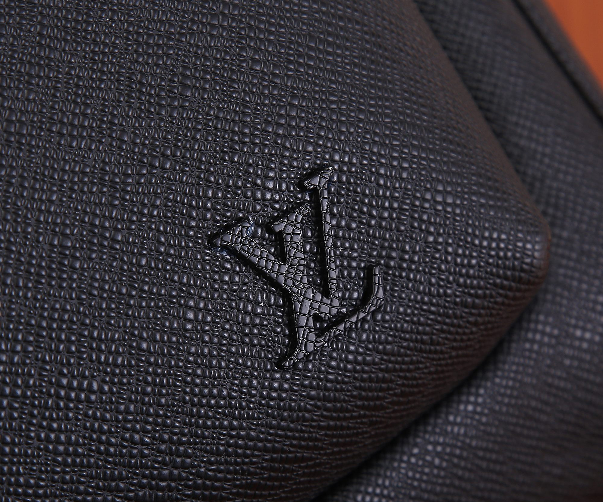 L0*is V*t0n M30977 Avenue Backpack 40 x 31 x 15 cm