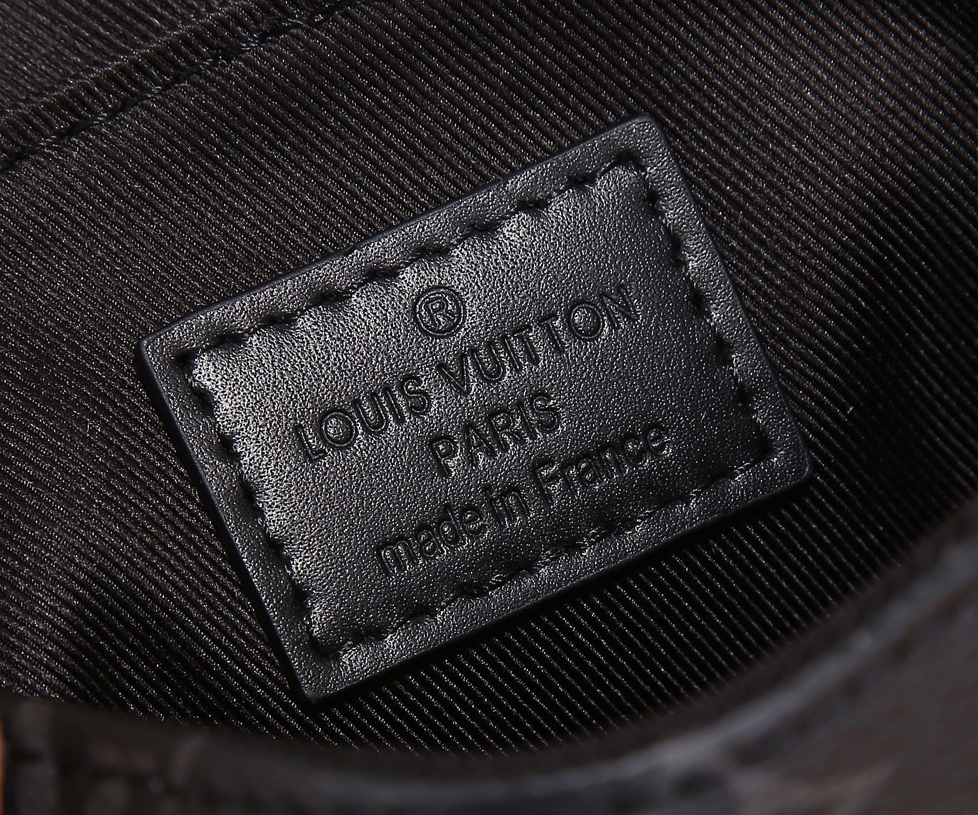 L0*is V*t0n LV M82769 Nano Christopher 14 x 19 x 6 cm