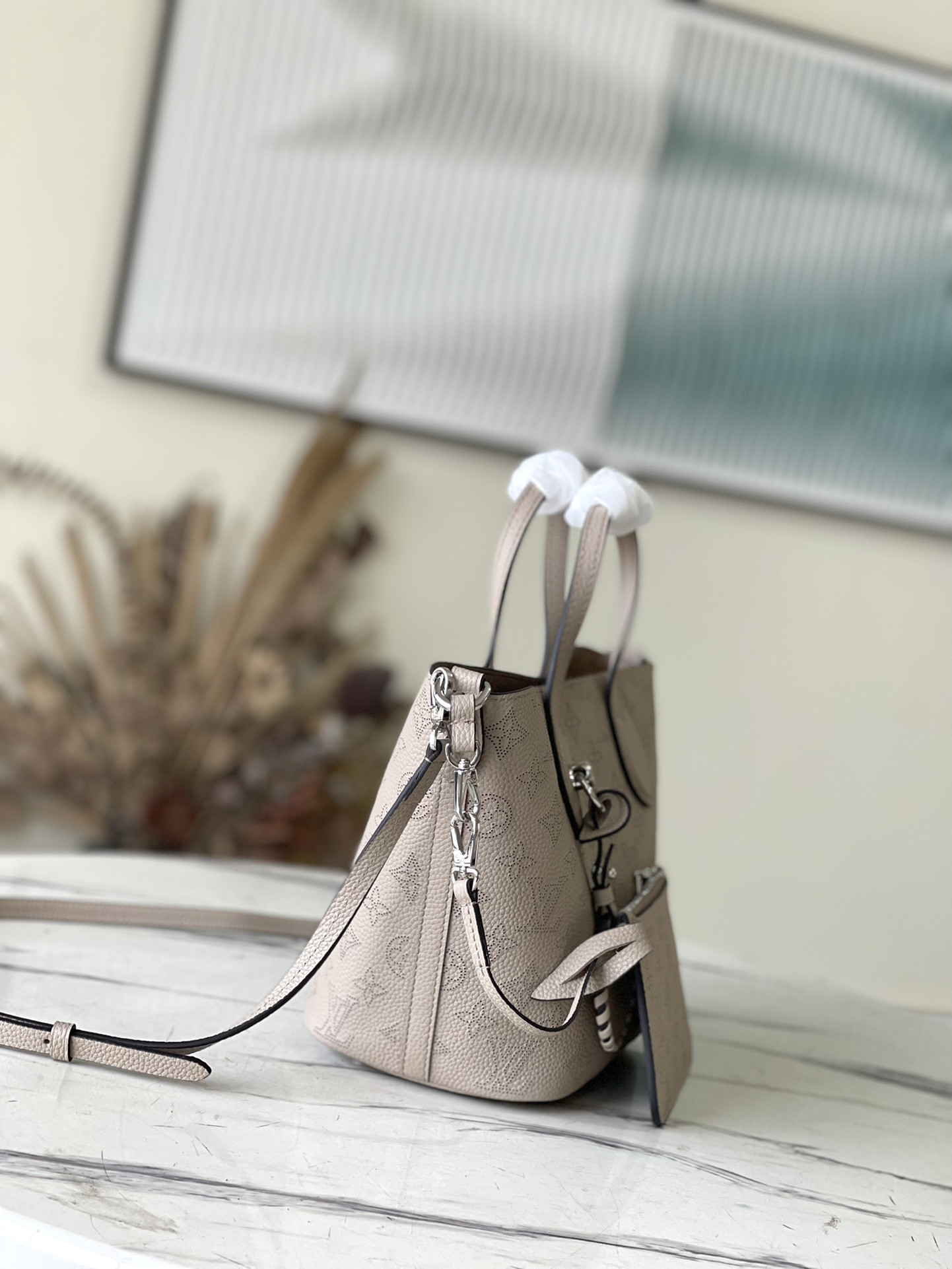 LV Blossom M21849 20.0 x 20.0 x 12.5 CM