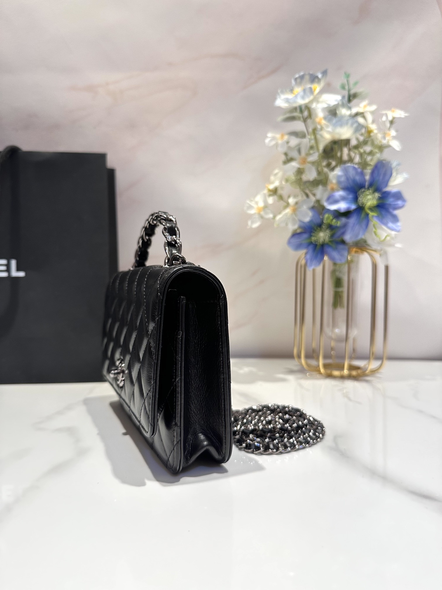 Ch*el classic wallet on chain 4.8 × 7.5 × 1.4 in