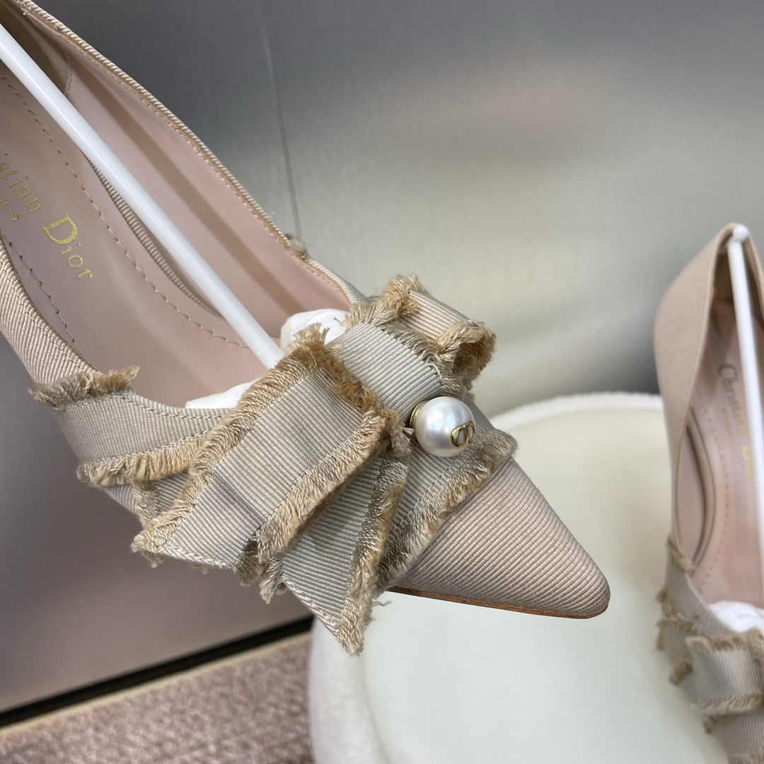 UA D*0r AD*0rable Pump