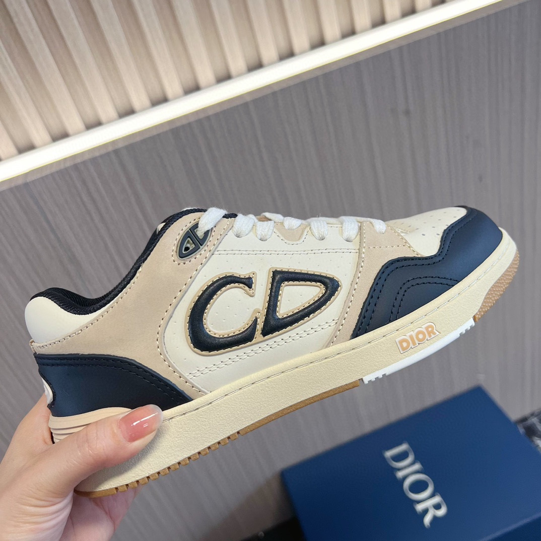 UA D*0r B57 Low-Top Sneaker