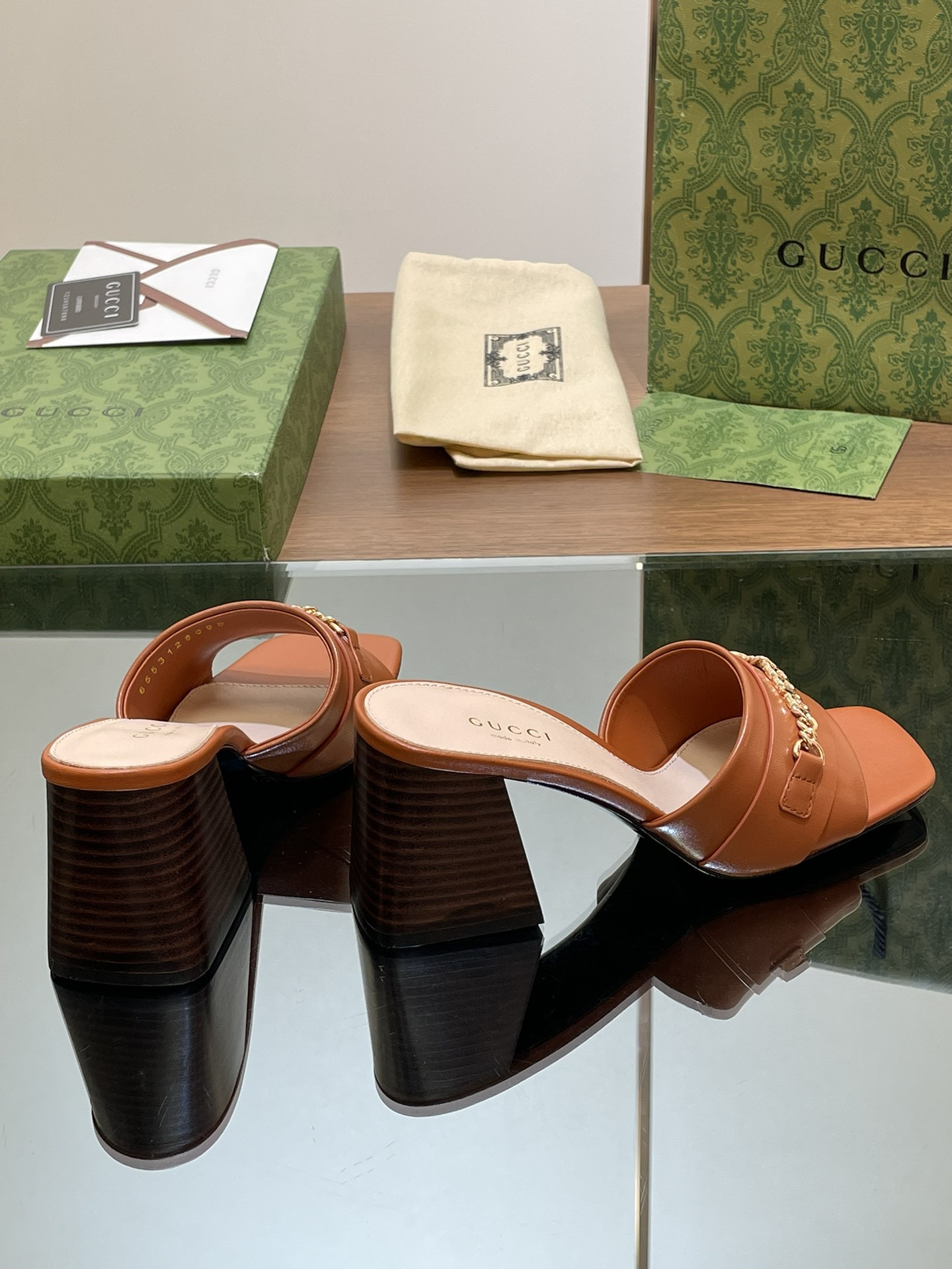 UA G*u*i SIGNORIA SLIDE SANDAL