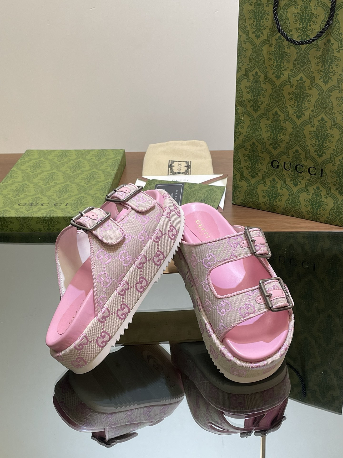 UA G*u*i SANDAL WITH DOUBLE G