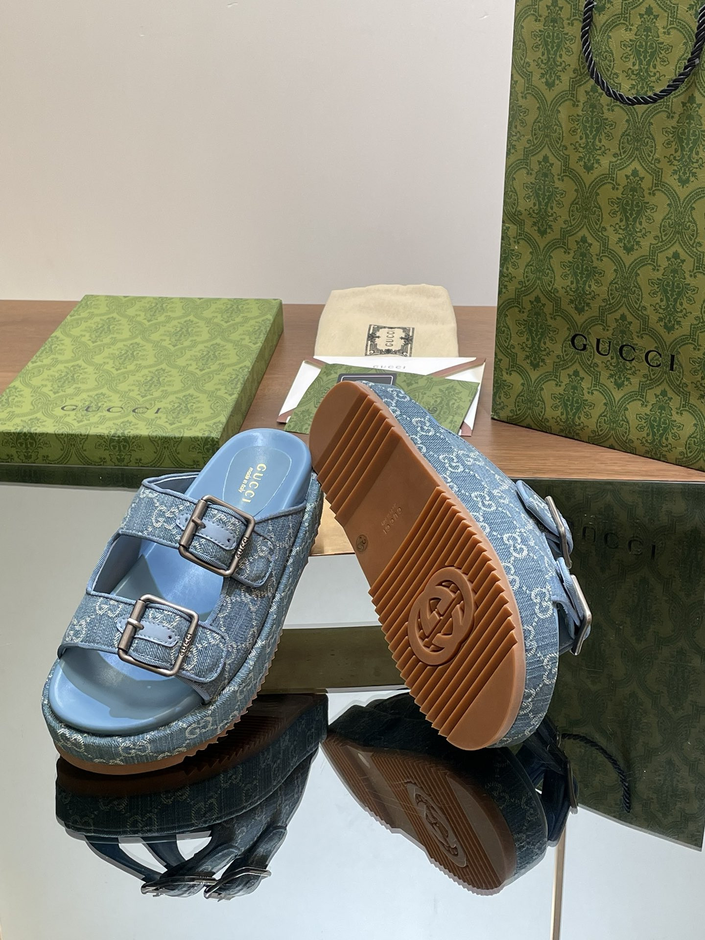 UA G*u*i SANDAL WITH DOUBLE G