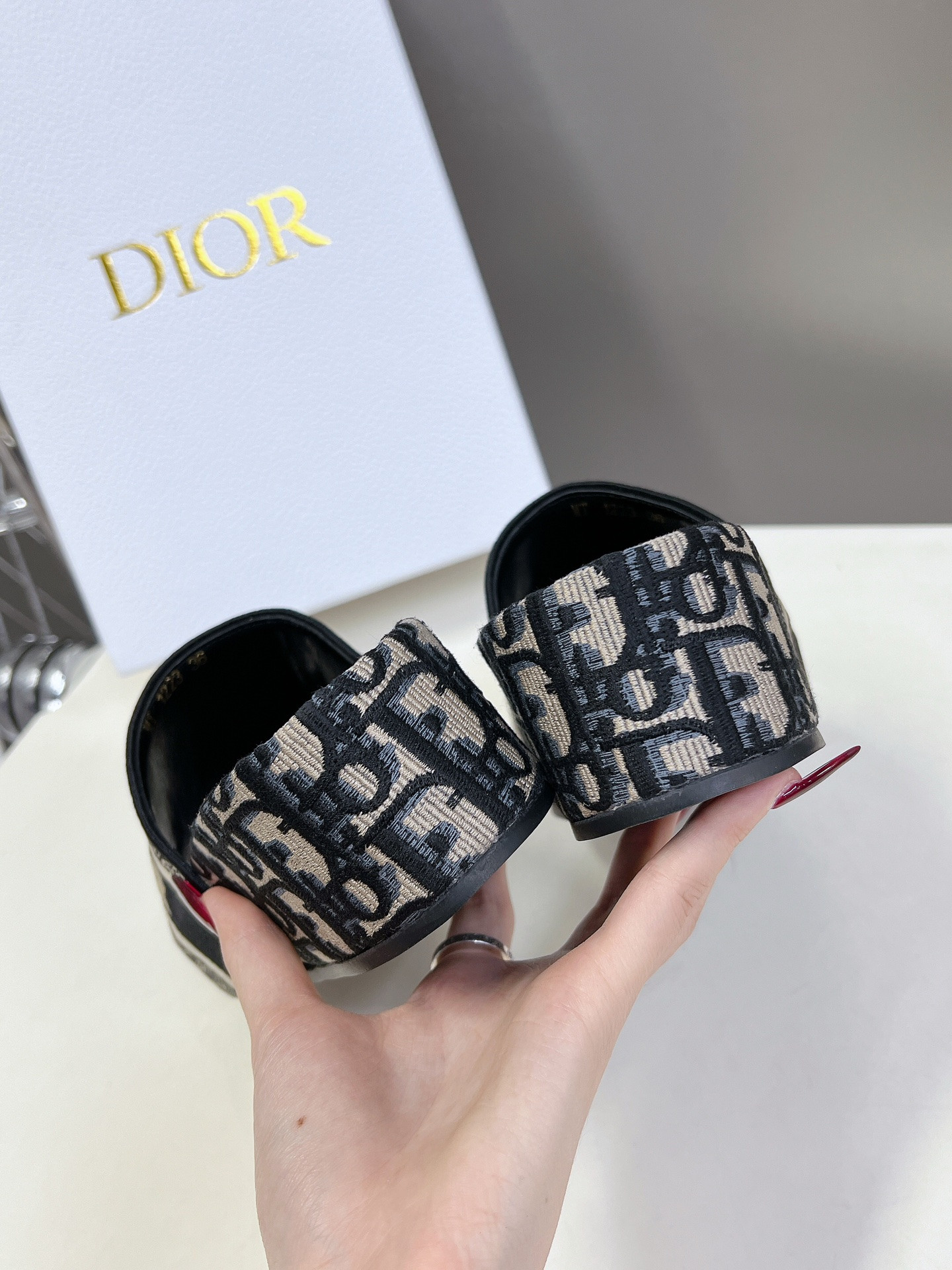 UA D*0r Platform Sandals