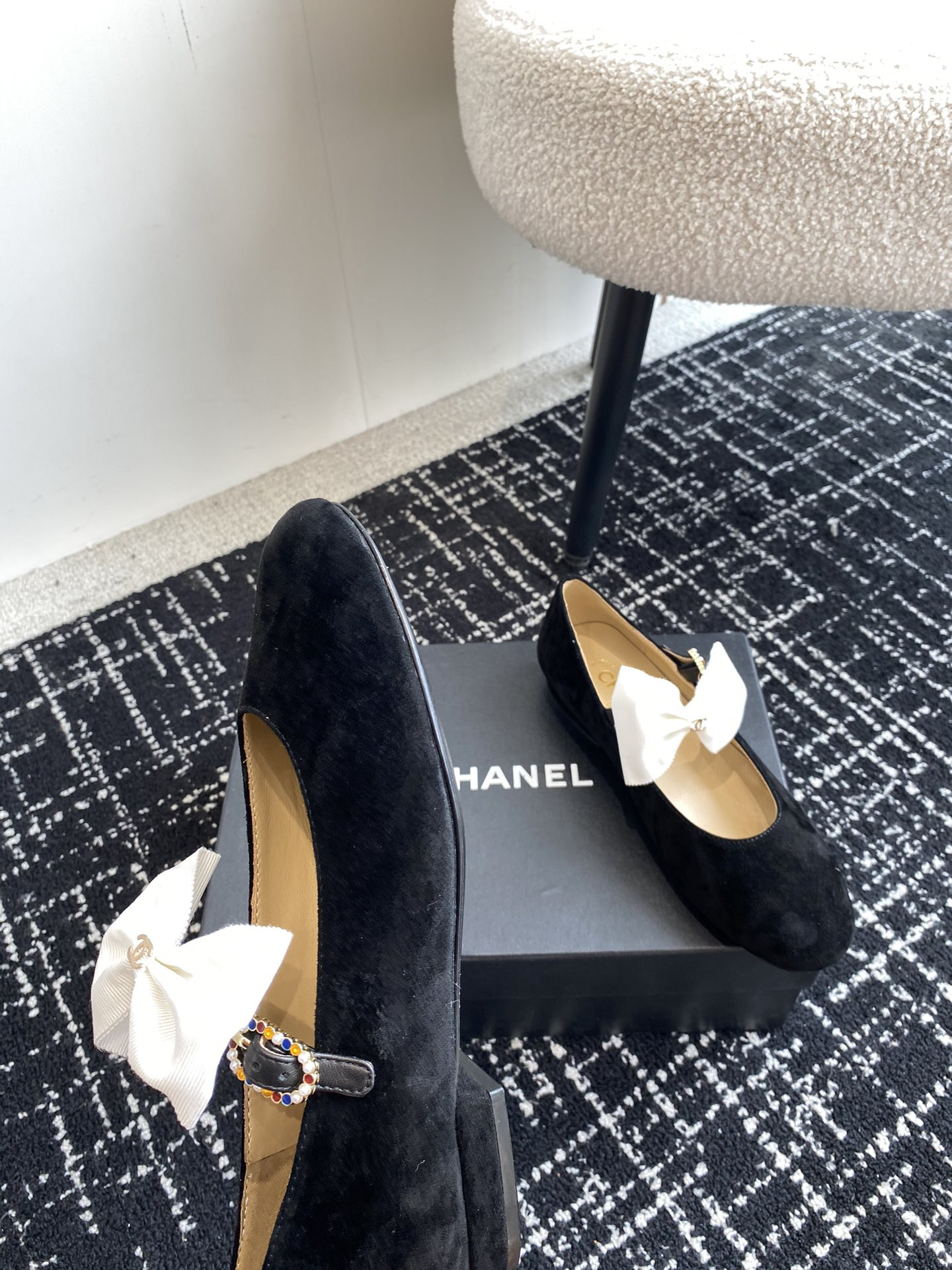 UA Ch*el MARY JANES FLAT