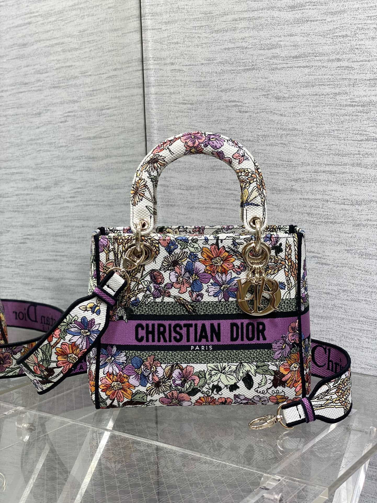 Medium Lady D*0r Bag  White Multicolor D*0r 4 Saisons Été Embroidery 24 x 20 x 12 cm