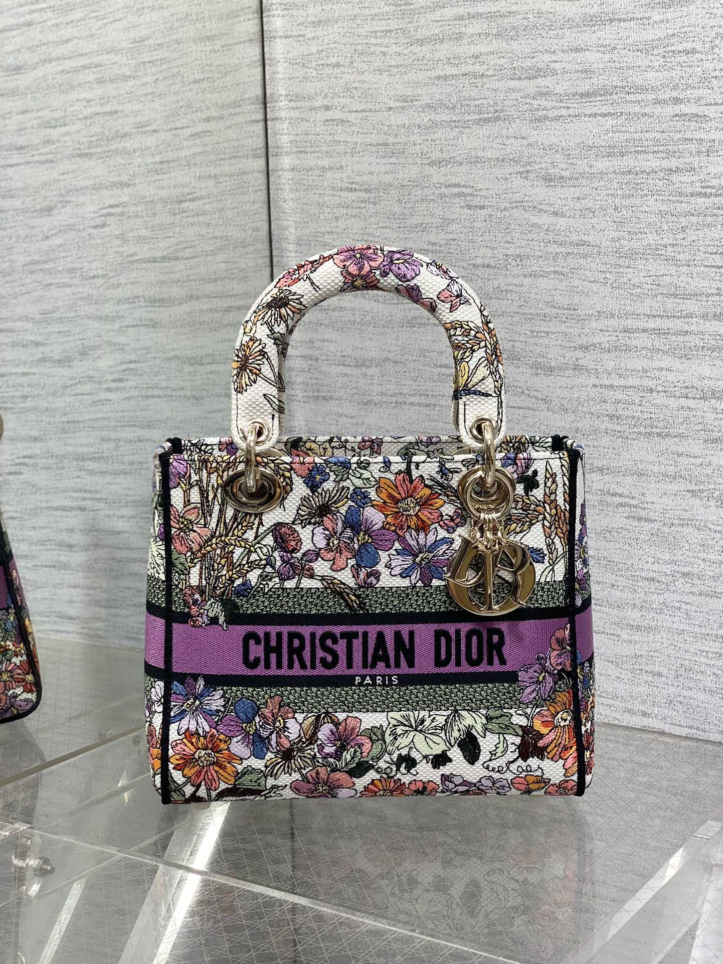 Medium Lady D*0r Bag  White Multicolor D*0r 4 Saisons Été Embroidery 24 x 20 x 12 cm