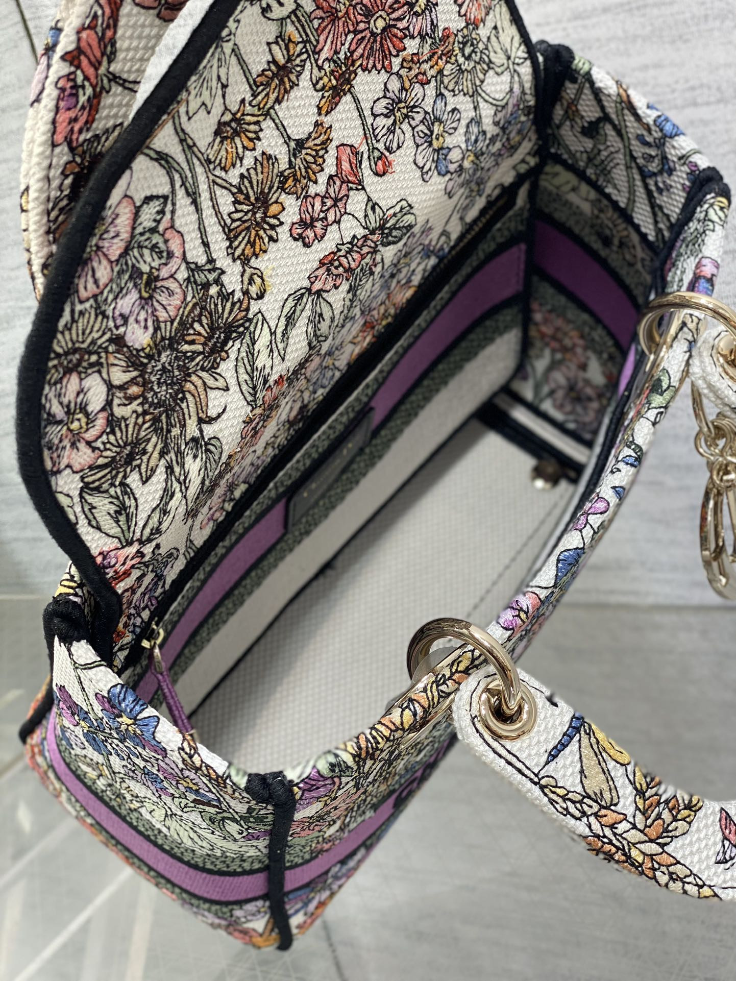 Medium Lady D*0r Bag  White Multicolor D*0r 4 Saisons Été Embroidery 24 x 20 x 12 cm