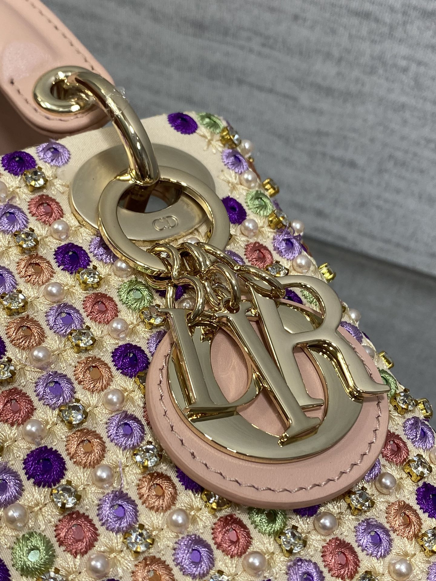 D*0r Artistic Limited Edition Three-Gusset Lady D*0r Bag with Heavy Bead Embroidery 17CM