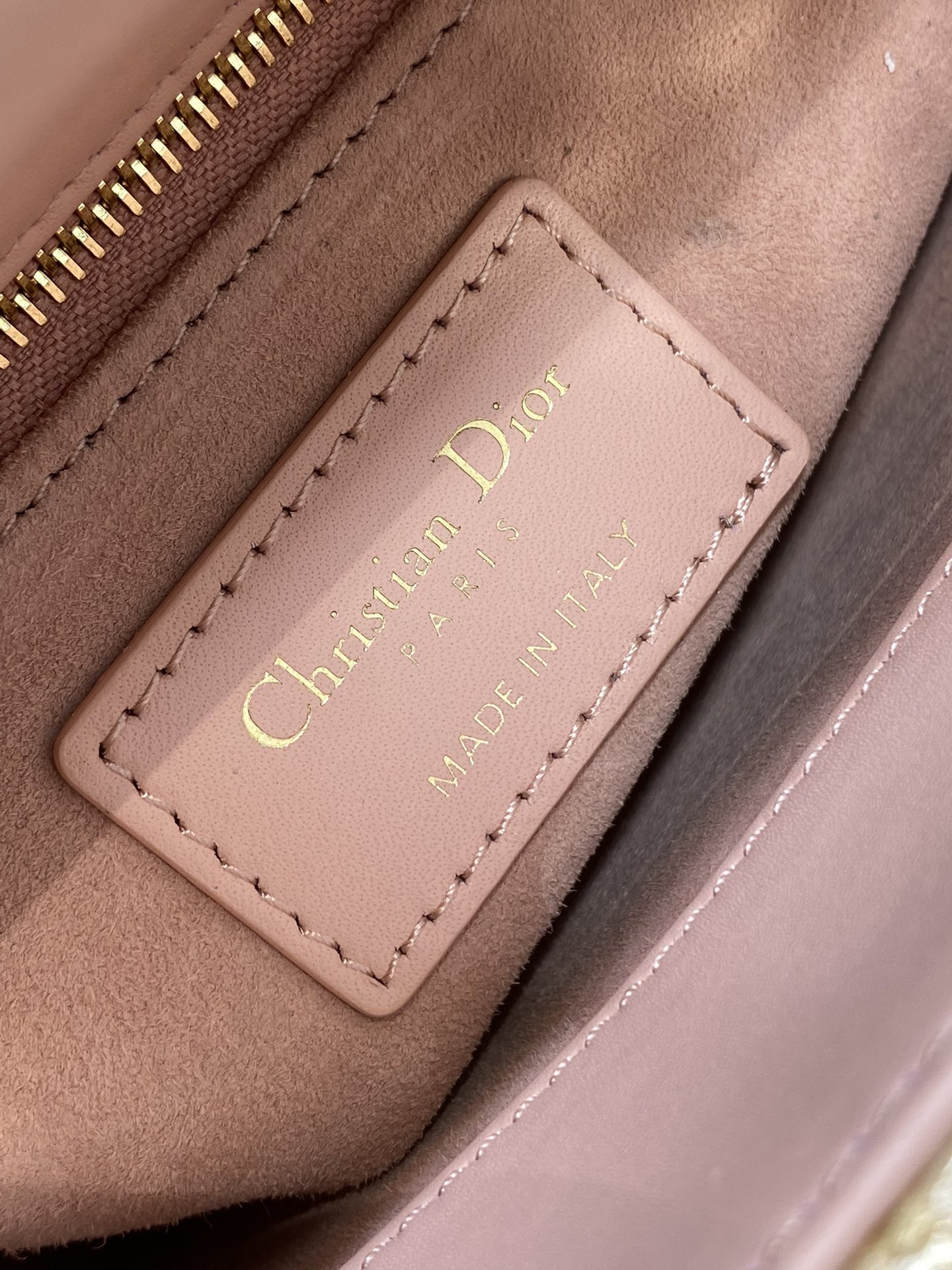 D*0r Artistic Limited Edition Three-Gusset Lady D*0r Bag with Heavy Bead Embroidery 17CM