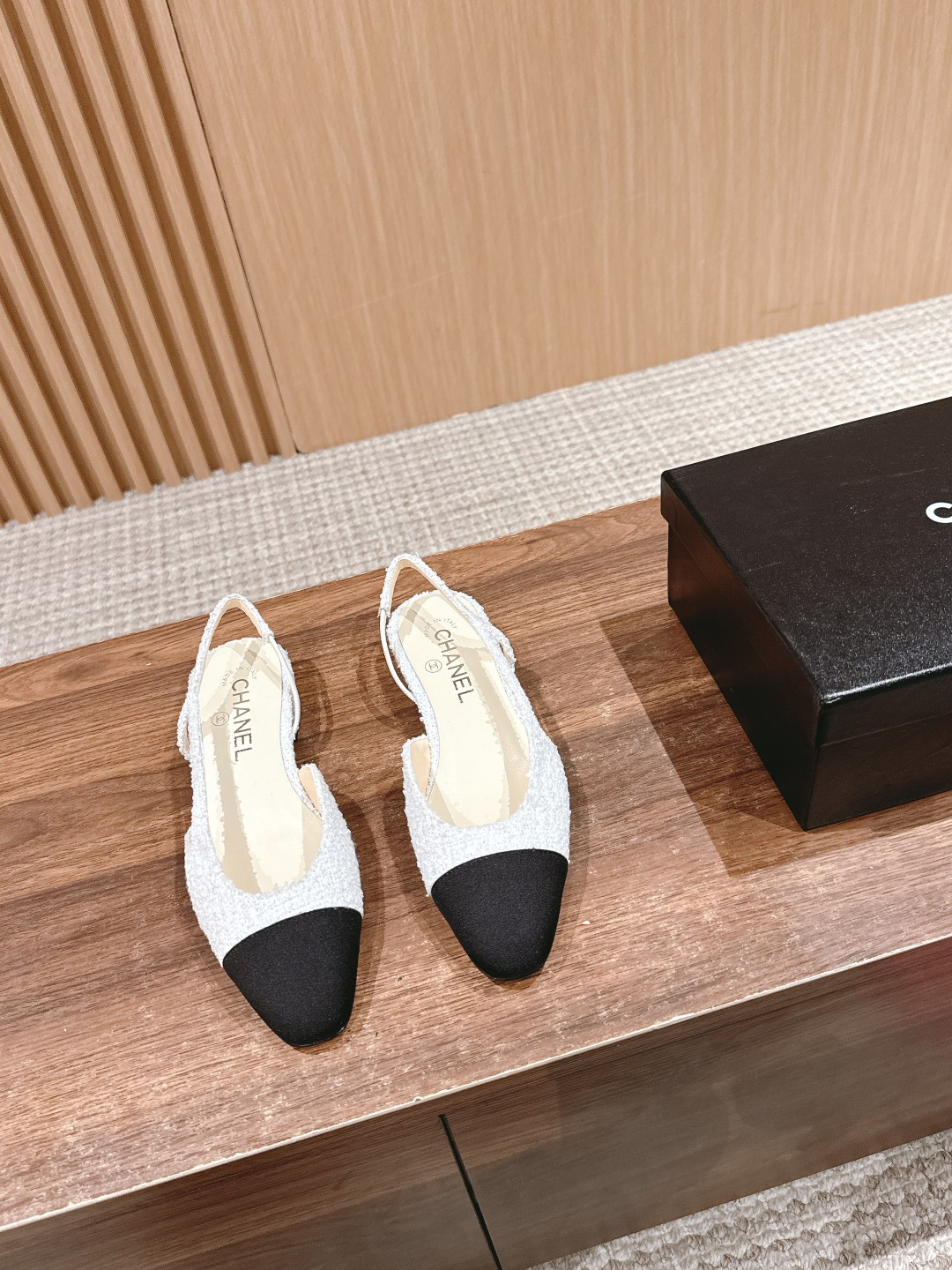 UA Ch*el SLINGBACKS FLAT