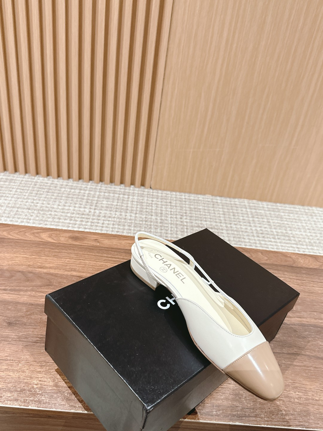 UA Ch*el SLINGBACKS FLAT