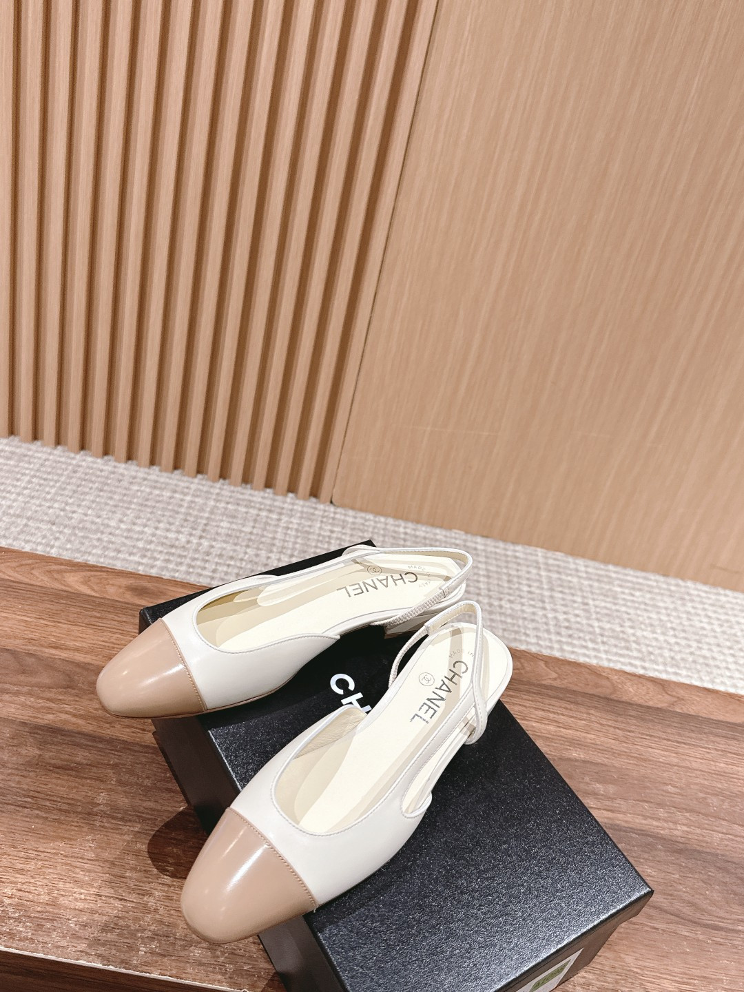 UA Ch*el SLINGBACKS FLAT