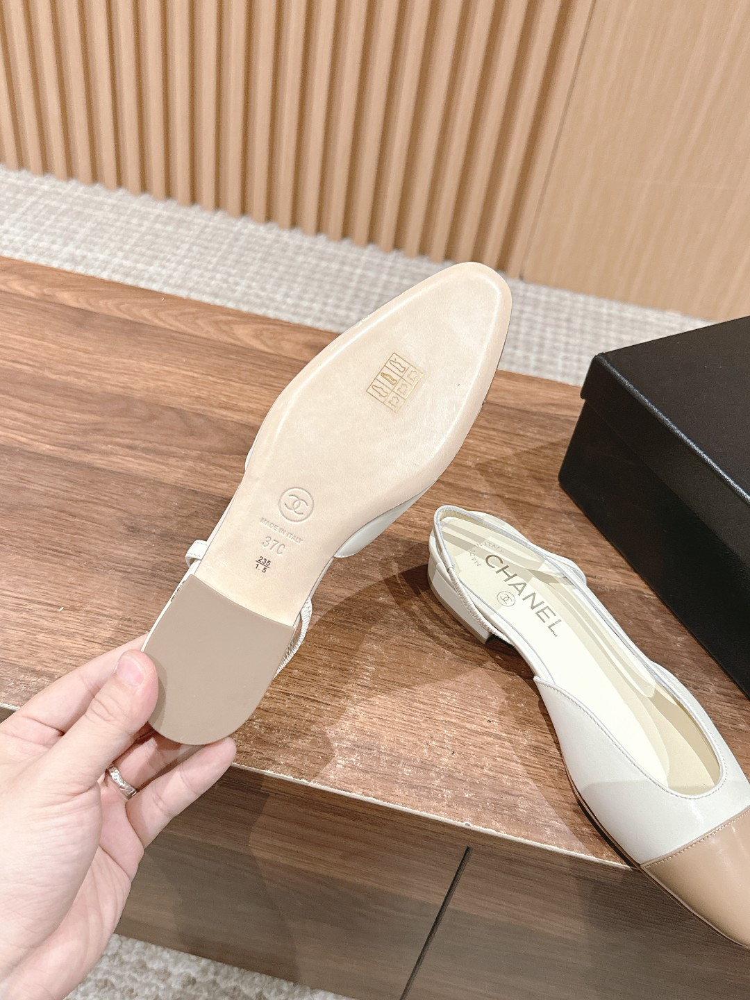 UA Ch*el SLINGBACKS FLAT