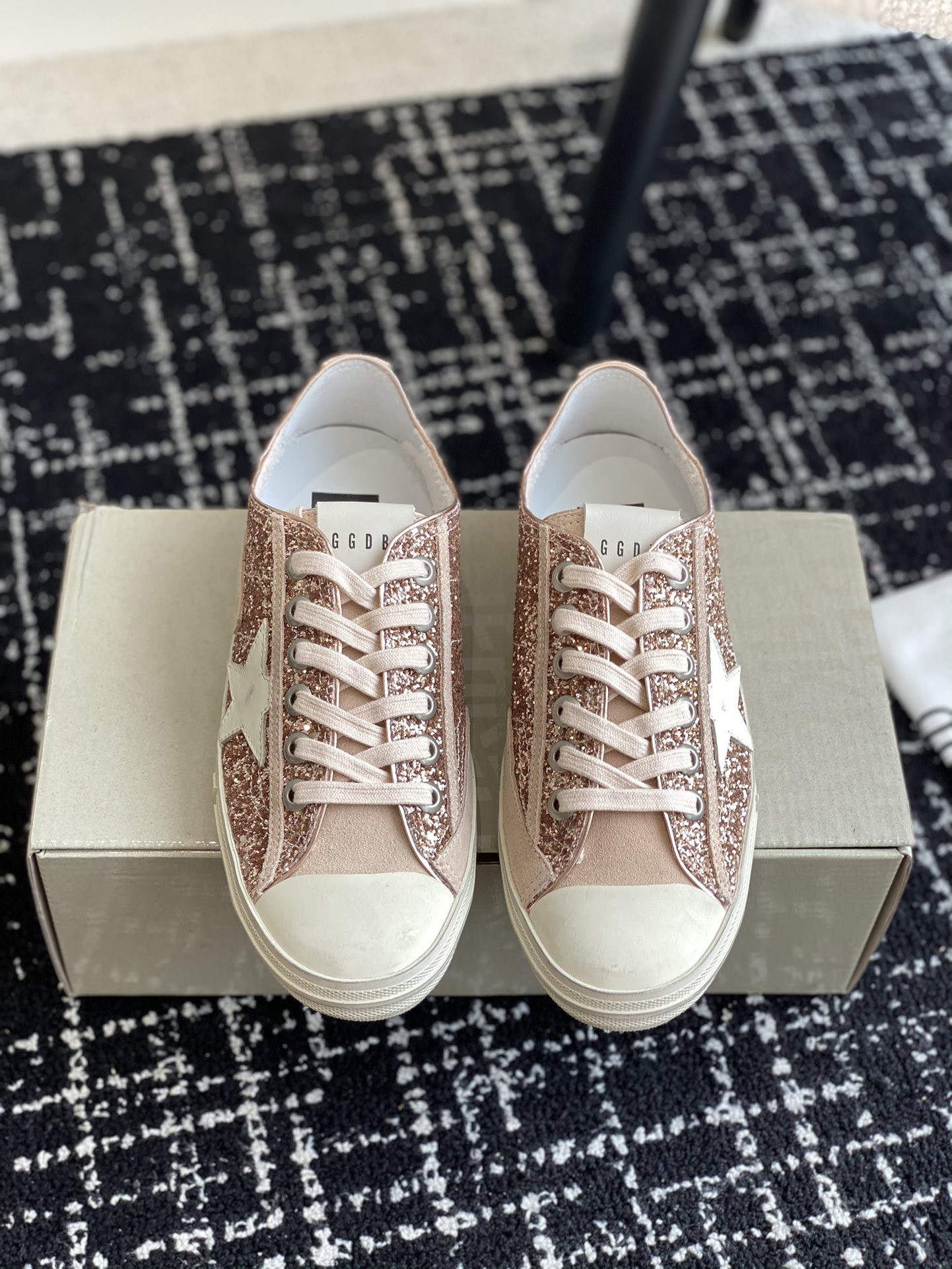 UA Golden Go*e V-STAR Sneaker