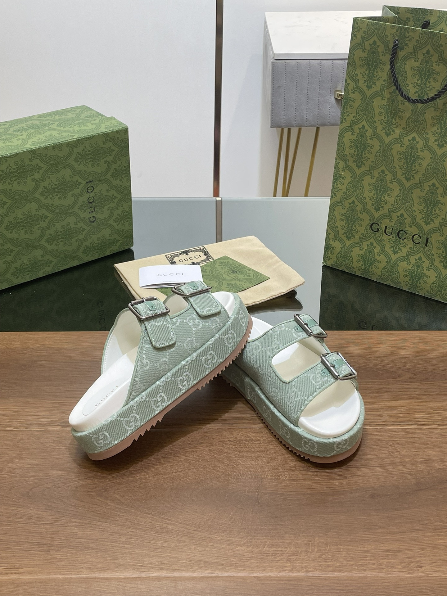 UA G*u*i SANDAL WITH DOUBLE G