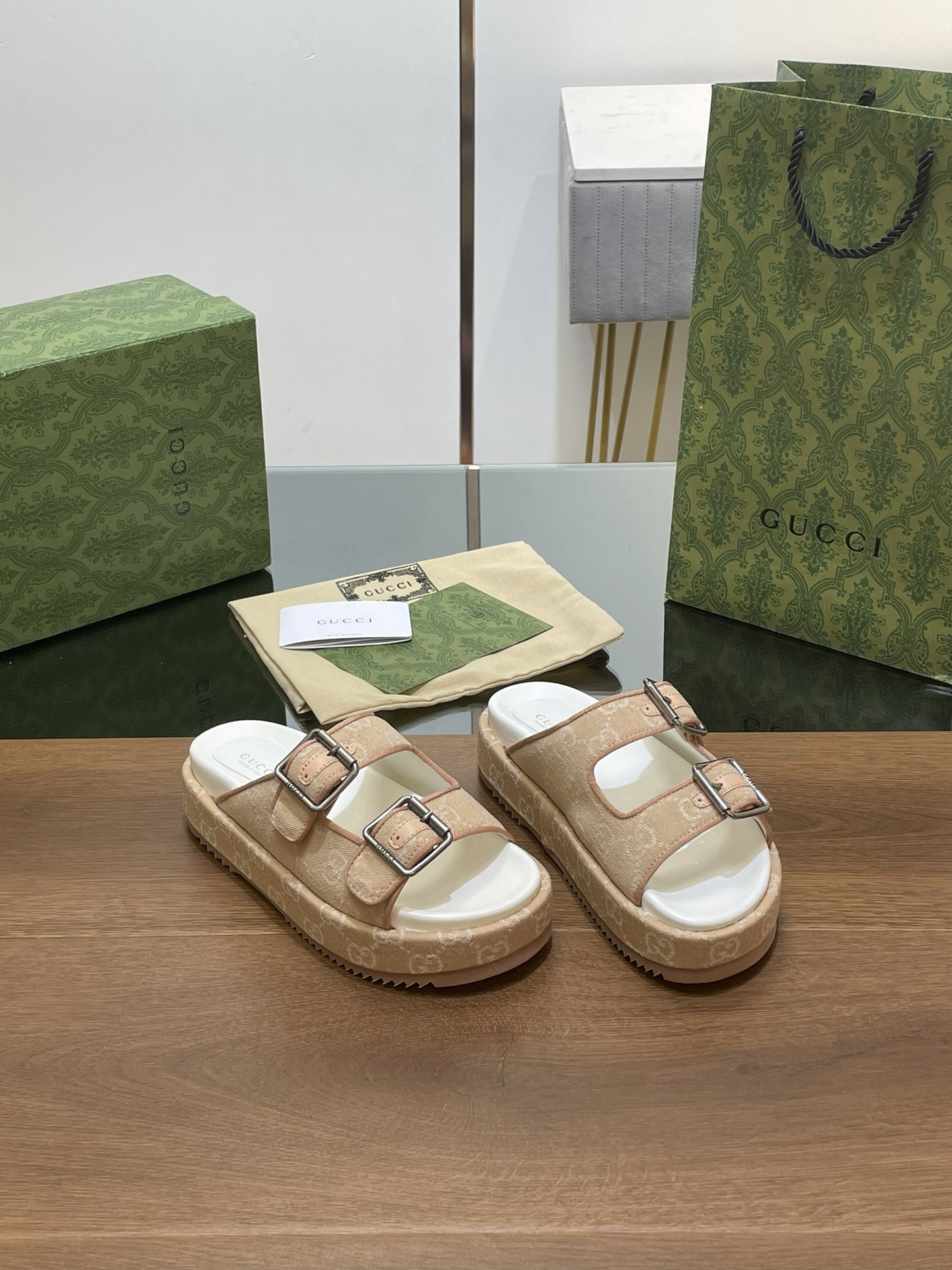 UA G*u*i SANDAL WITH DOUBLE G