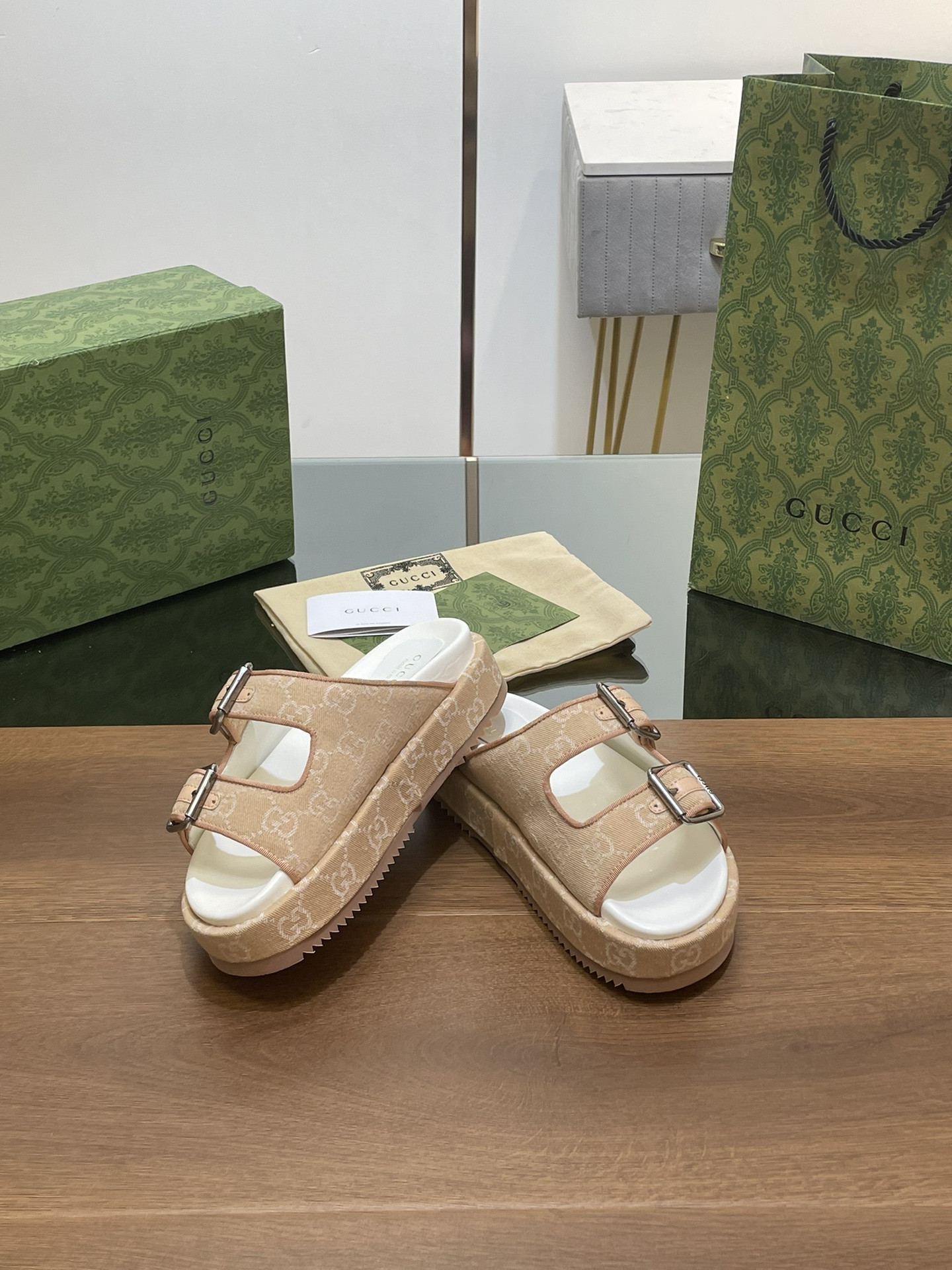 UA G*u*i SANDAL WITH DOUBLE G