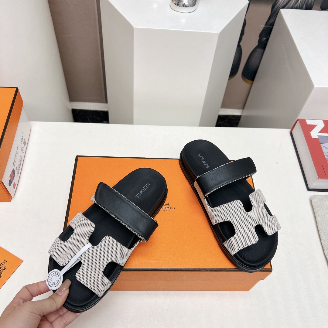 UA Hermès Chypre sandal