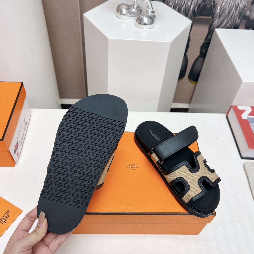 UA Hermès Chypre sandal