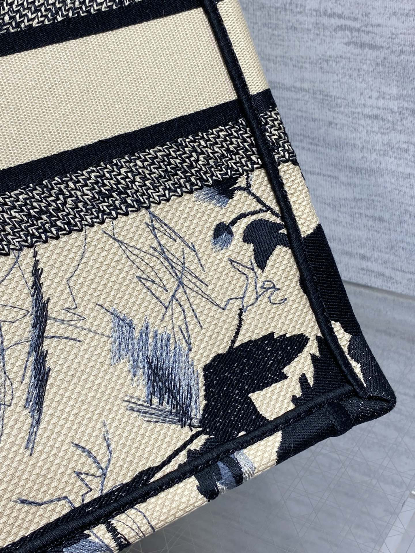 D*0r Tote 36 x 18 x 28cm