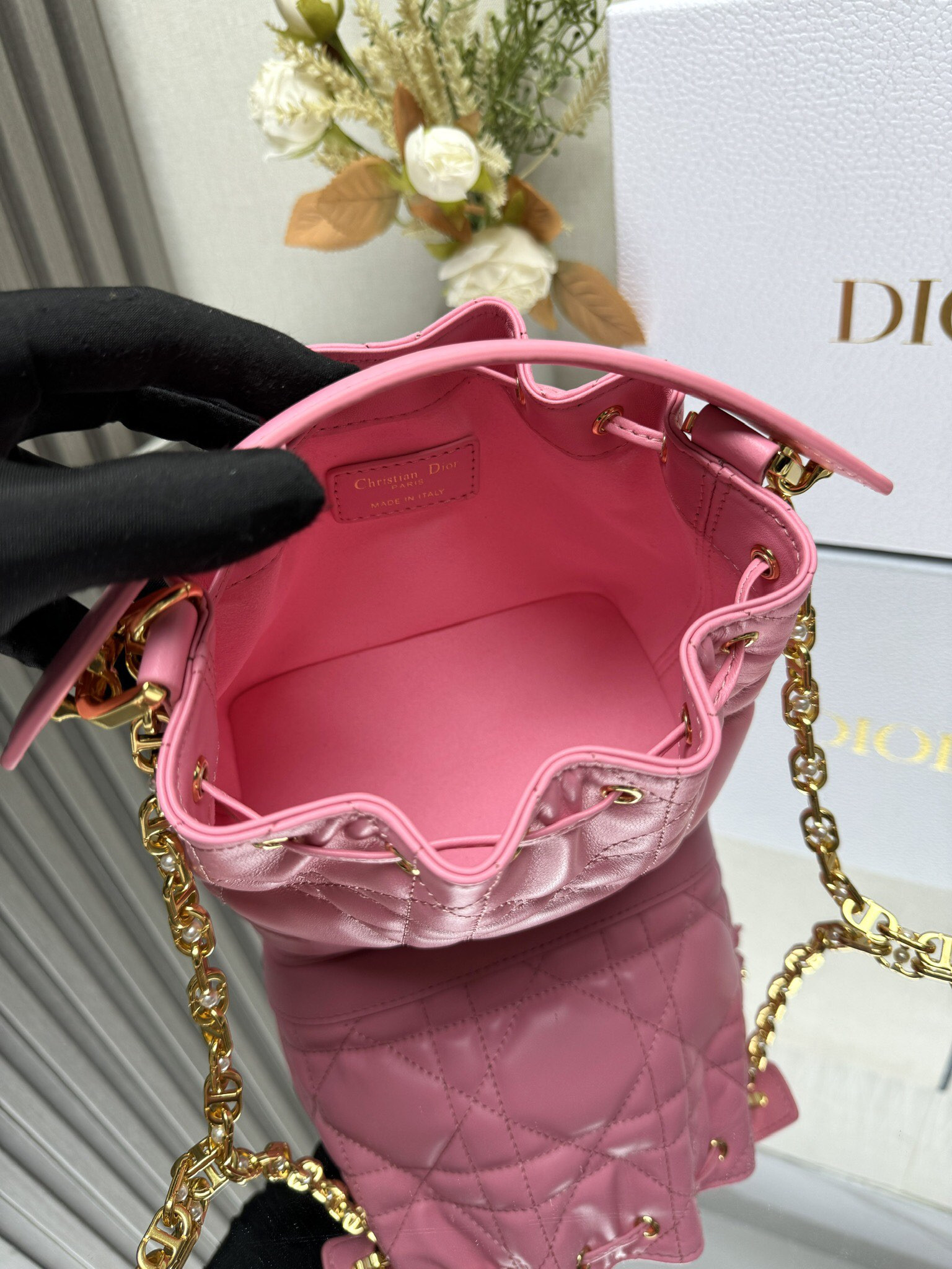Small D*0r Jolie Bucket Bag 17 x 16 x 10.5 cm