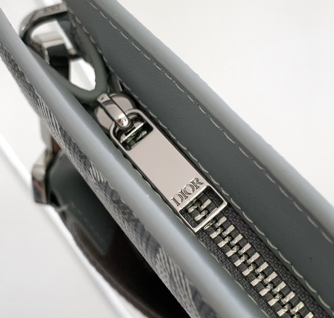 D*0r A5 Triangle Pouch 27 x 19.5 x 6 cm