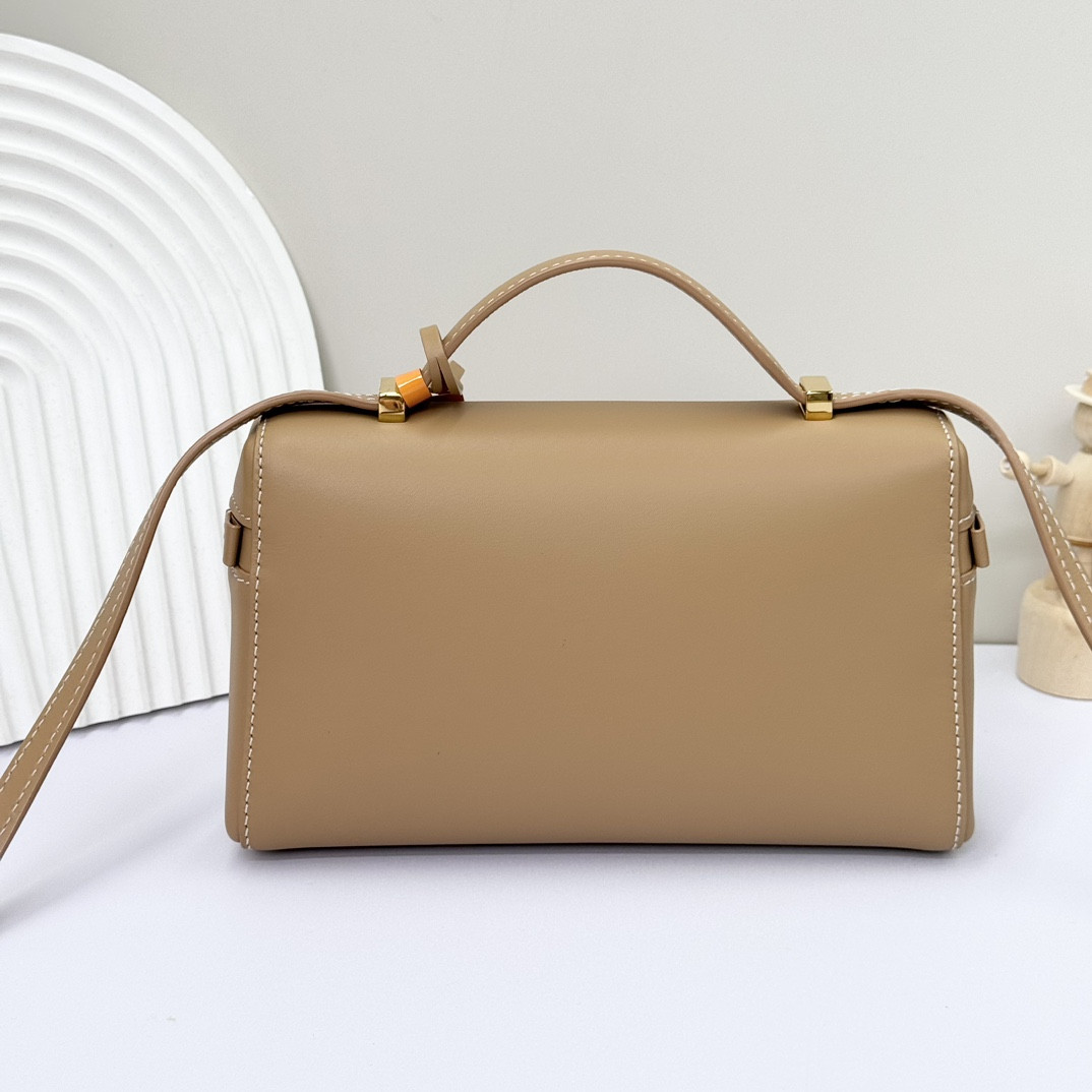 L**o p*ana Extra Pocket L19 11 x 19 x 6.5 cm