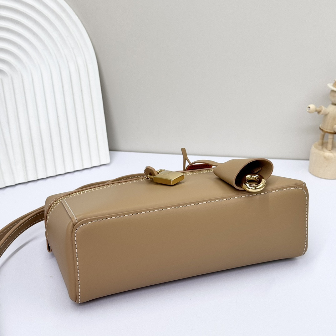 L**o p*ana Extra Pocket L19 11 x 19 x 6.5 cm