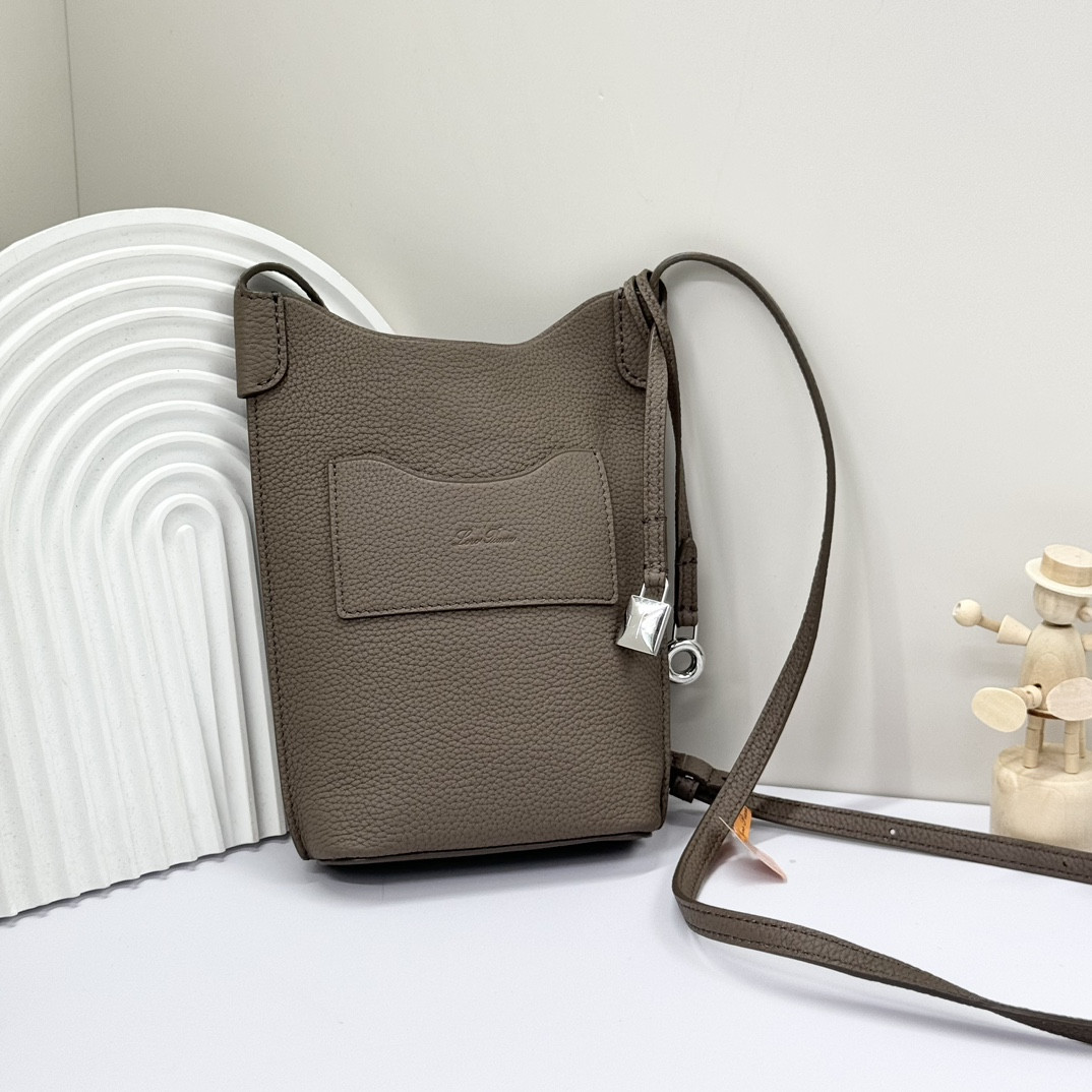 L**o p*ana Mini Bale Bag Calfskin 20x15x4cm