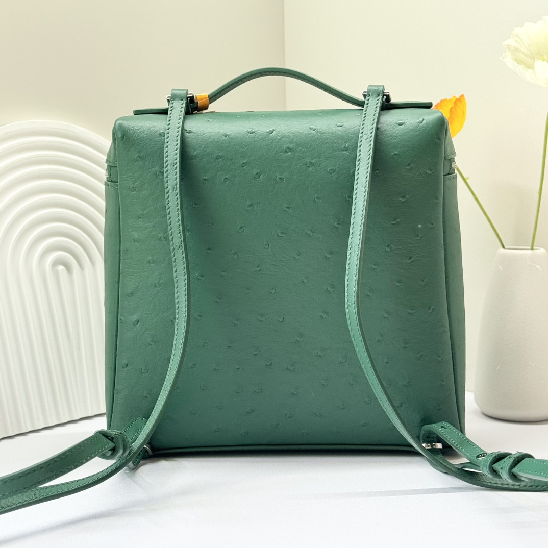 L**o p*ana Extra Pocket backpack L23.5 Ostrich-grained Leather 23 x 21 x 8 cm