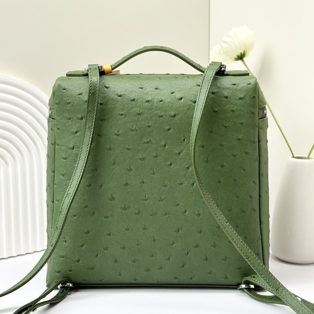 L**o p*ana Extra Pocket backpack L23.5 Ostrich-grained Leather 23 x 21 x 8 cm